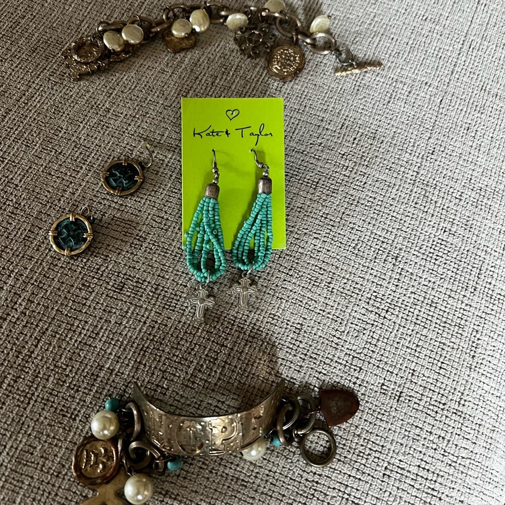 Jewelry bundle, 2 bracelets and 2 sets of earrings.
